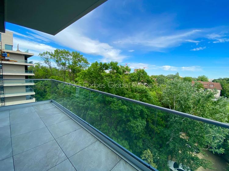 Apartament elegant cu vedere spre Parcul Verdi - Un refugiu urban cu stil