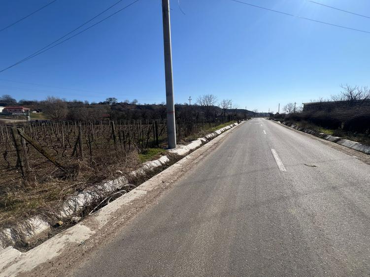 Teren intravilan 2700 mp, deschidere 41 ml, Movilita – Vrancea