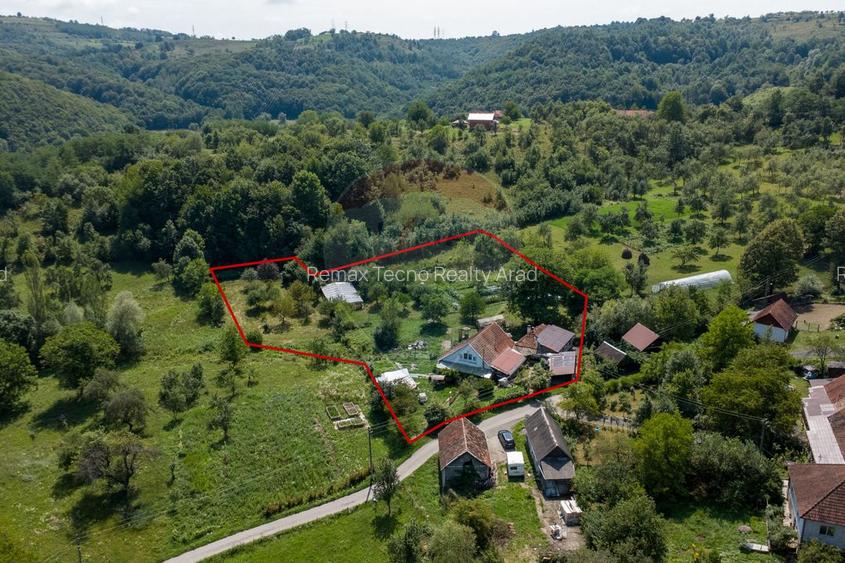 Casă  cu 10 camere in 2 corpuri de cladire (se pot vinde separat) - 9