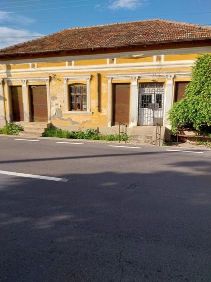 Casa 205 mp | Teren 2.379 mp | Potential comercial | Acces direct DN