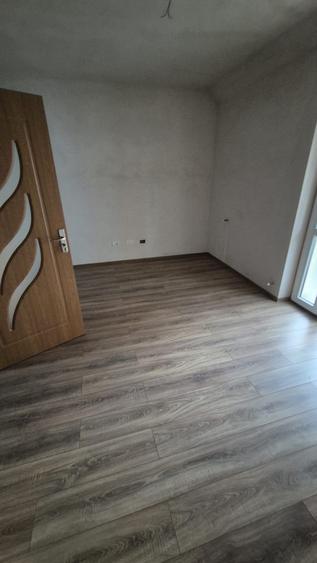 EXCLUSIVITATE! Apartament pe 3 niveluri, 4 camere, Aiud