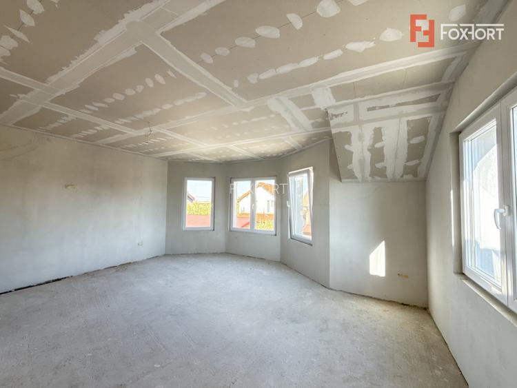 Casa individuala cu 5 camere | 501 mp teren | Toate utilitatile | Sacalaz