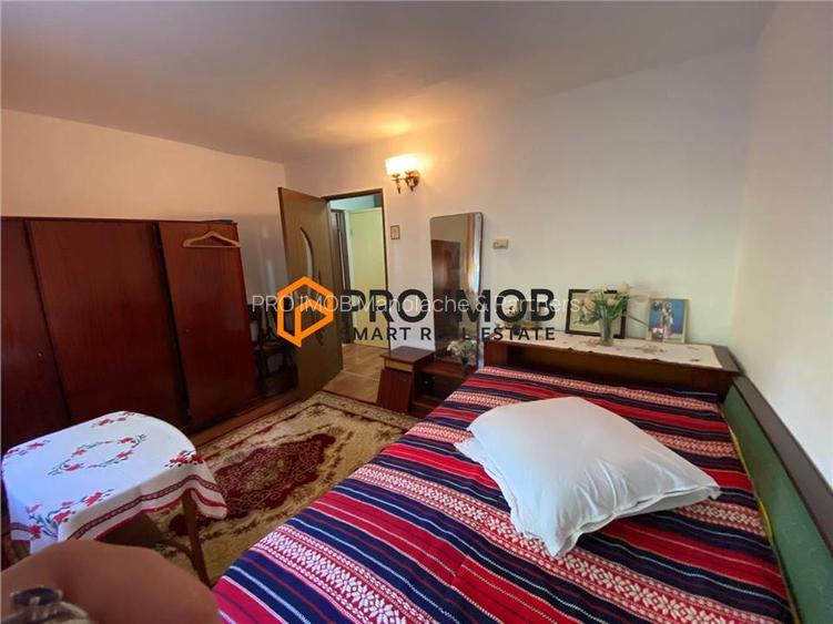Apartament 2 camere cf 1 semidecomandat zona Berca - 3