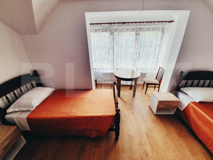 Proprietate cu 10 camere pentru investitie, teren 800 mp, Comuna Mociu
