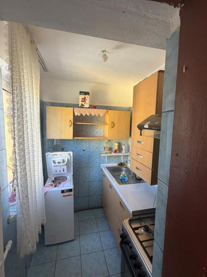 Apartament 3 camere, 39 mp, zona Piata Valea Rosie