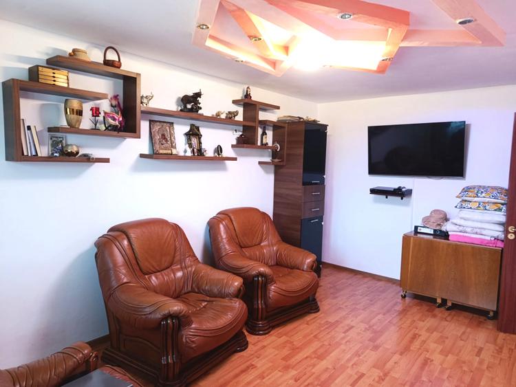 Apartament 2 camere decomandat Piata Minis, zona Titan