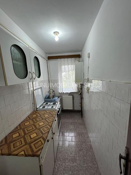 Apartament 2 camere-Zona Sud Mausoleu - etajul 4/4- 40 mp -41000 euro - 5