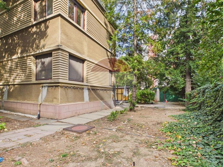 Apartament cu mansardă și garaj de vânzare în zona Domenii