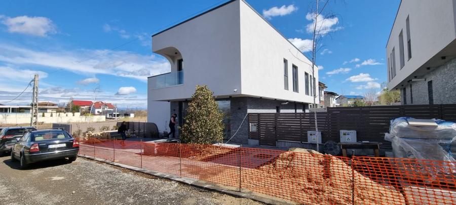 Vila Lux cu vedere la LAGUNA ALBASTRA