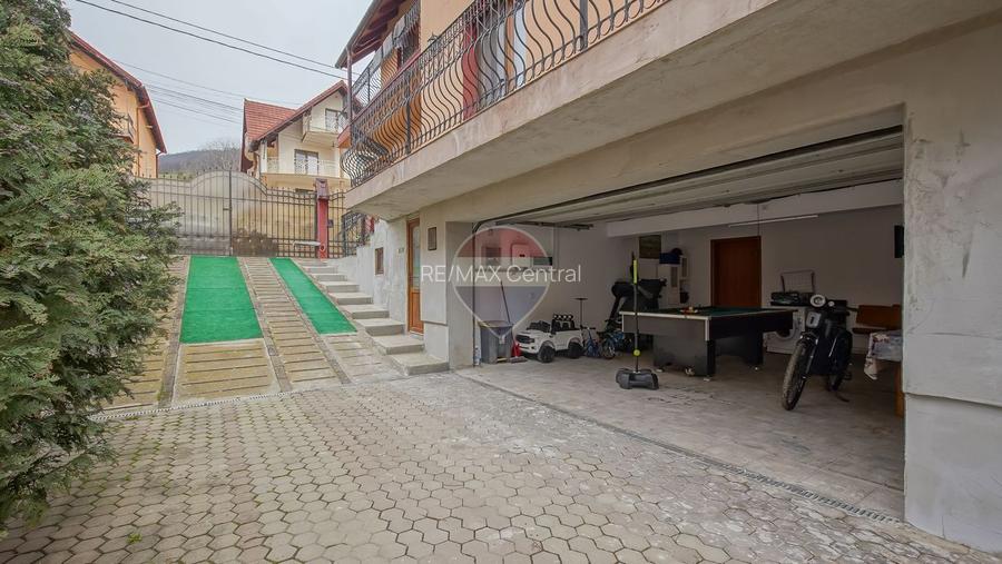 Casă cu garaj și panouri fotovoltaice – Codlea!