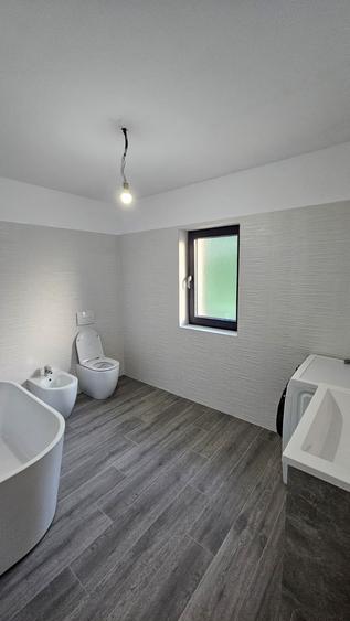 Chirie Duplex situat la 4 minute de Primarie finisat mobilat 1000eur/luna