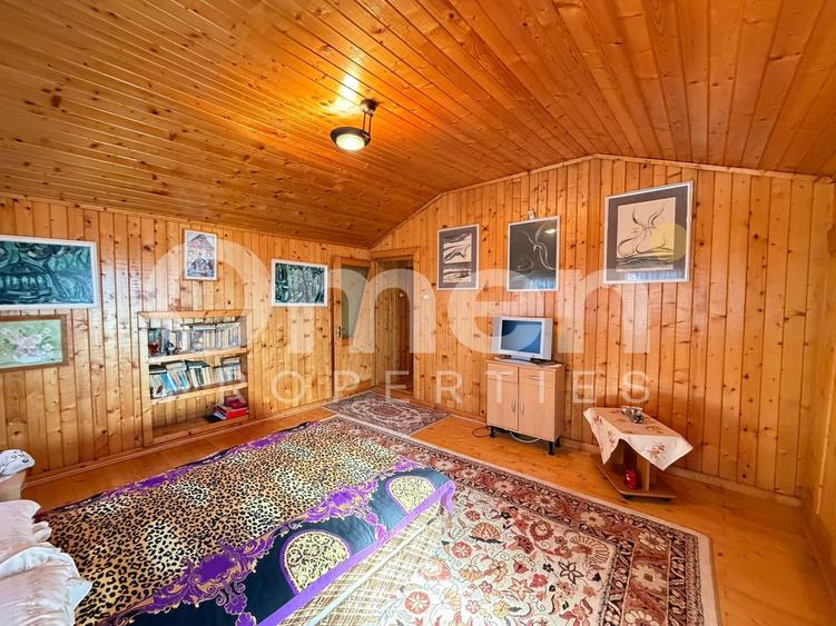 Casa cu piscina de vanzare, cu 6 ari de teren, Unguras