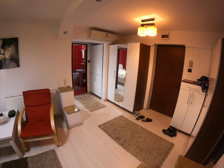 Apartament 2 camere DECOMANDAT | Balcon 18 MP | Renovat 2024 | Lift |