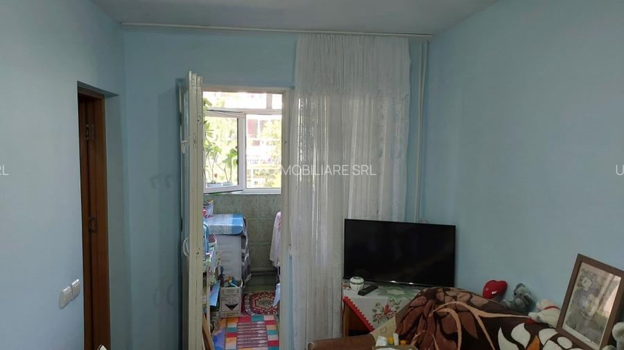 Apartament trei  camere renovat, zona Școala 1/8 Sud - 3