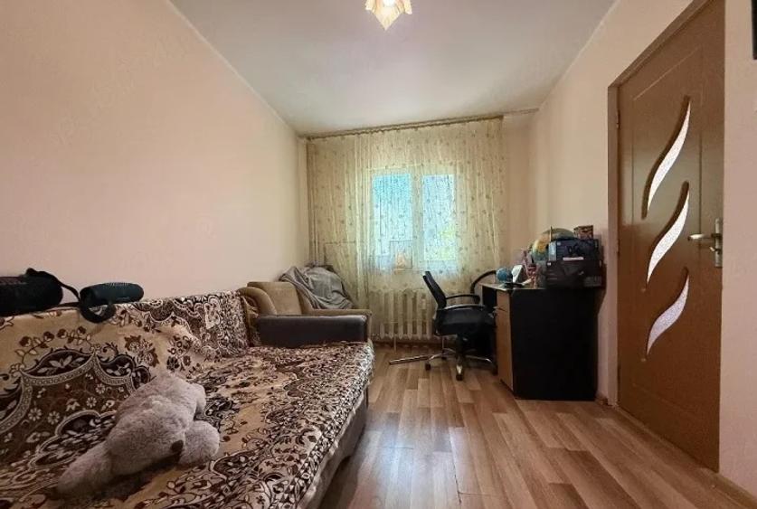 Apartament 2 camere semidecomandat, zona KM 4-5