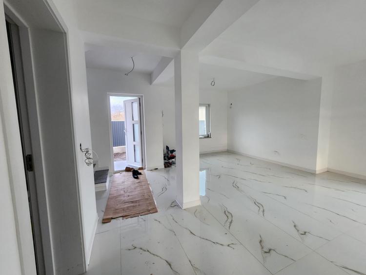 CASA INDIVIDUALA, 4 CAMERE, 2 BAI, 115 MP UTILI, MIROSLAVA-LIDL