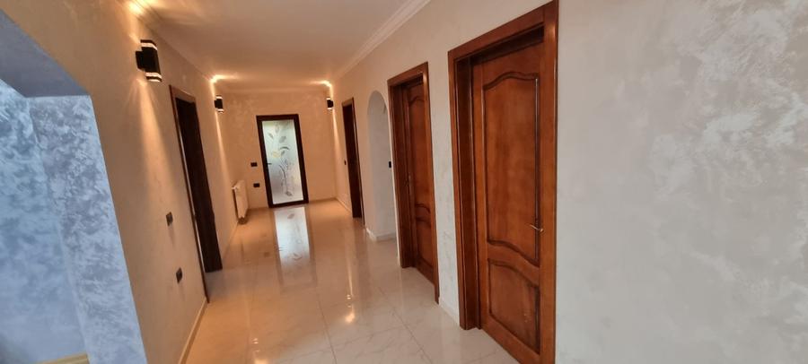Vila cu etaj in zona fostelor sere Dobosari
