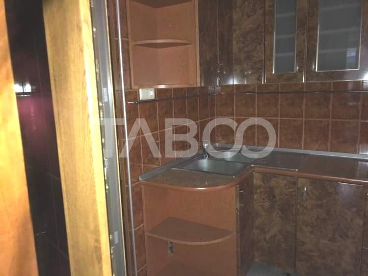Spatiu de birouri decomandat 4 incaperi generoase zona Terezian Sibiu