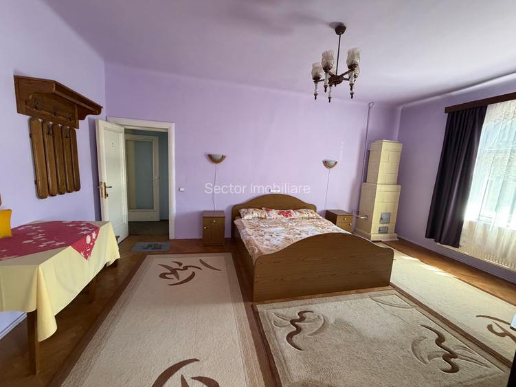 Vilă istorică de vânzare Castel Aura Buzescu Bușteni str. Victoriei nr. 11