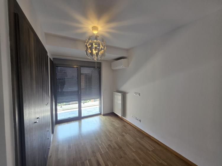 BANEASA GREEN LAKE COMPLEX APARTAMENT 4 CAMERE LOC PARCARE SI BOXA