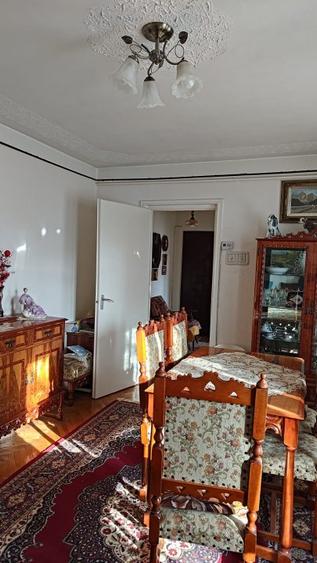 Apartament 3 camere in zona Hermes
