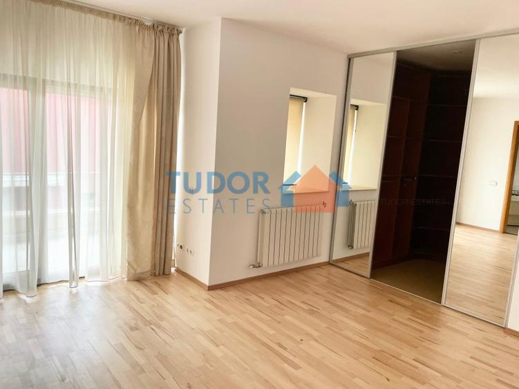 Vila superba cu 5 dormitoare de vazare in complex cu piscina