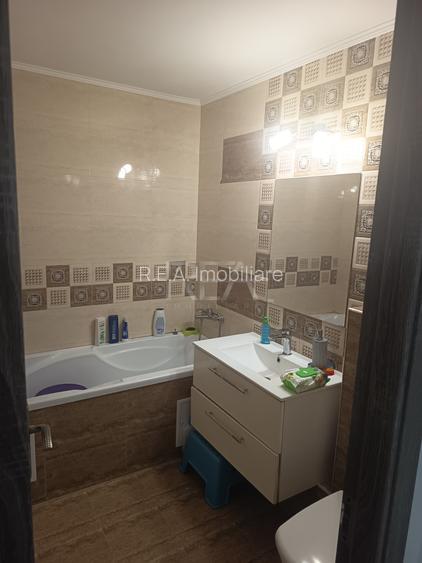4 camere decomandat | 85 mp | Renovat complet | Etaj 3 | Mărgeanului - Bârcă - 18