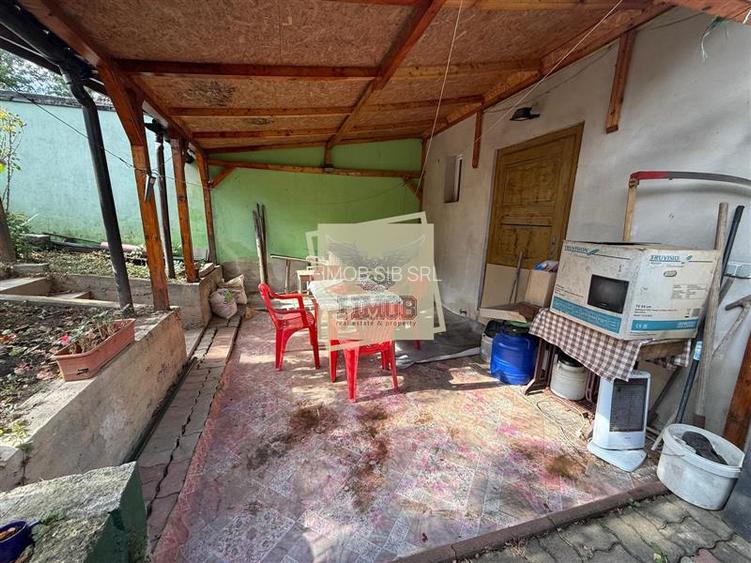 Casa cu 3 camere terasa si teren de 488 mp zona Parcul Sub Arini - 16