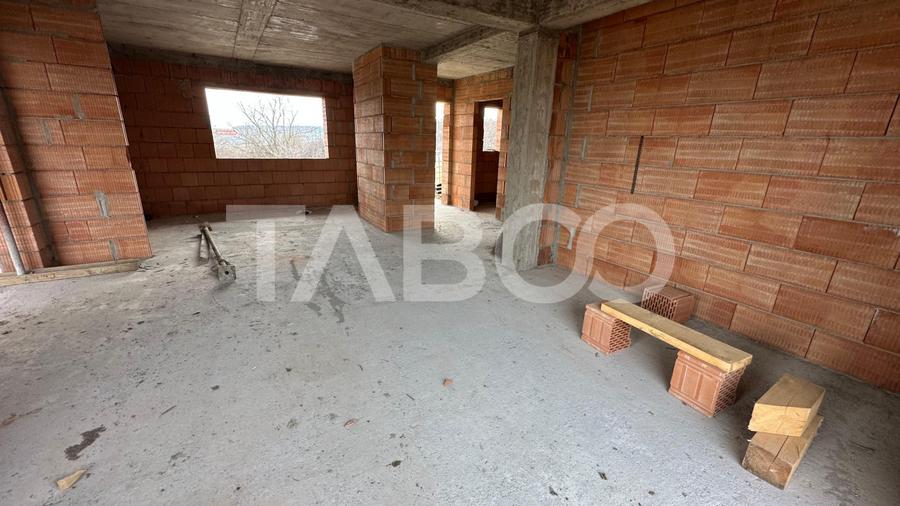 Casa de vanzare individuala 5 camere curte 500 mpu 127 mpu Selimbar