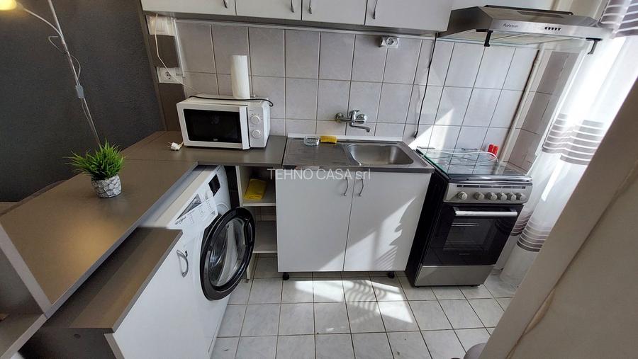 Titan chiar langa metrou Titan, foarte curata, bloc mixt stradal. - 5