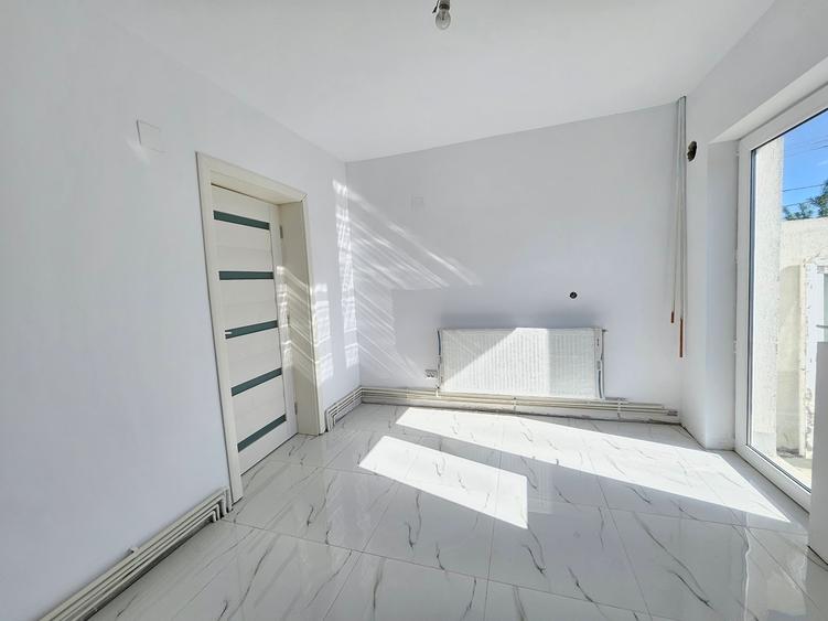 Oferta vanzare parte din duplex P+M Pitesti, 138000 EURO