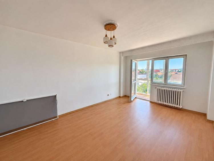 Apartament 3 camere de vânzare | Cetate | Etaj 3 | 2 băi | Balcon | Boxă