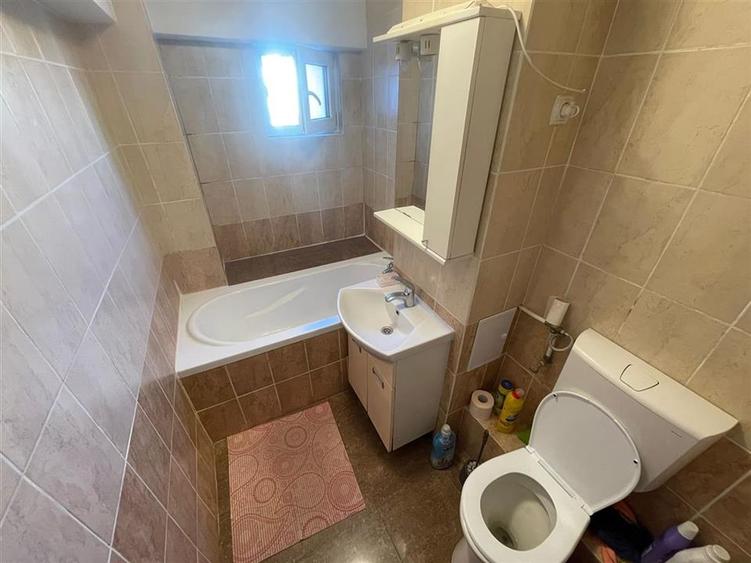 Ap 2 cam,etaj 1, renovat, centrala termica, ultracentral - Teatru