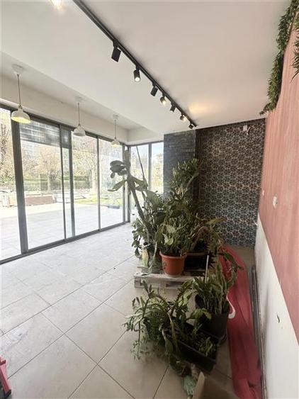 Spatiu Comercial Eforie Nord 160 mp, Situat in Zona Foarte buna, Trafic Intens,
