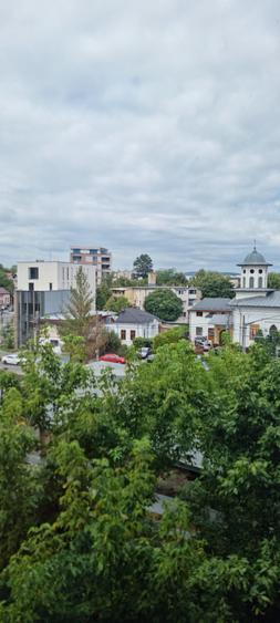 De inchiriat apartament 3 camere, cu 2 garaje,ultracentral, in Pitesti,moderm