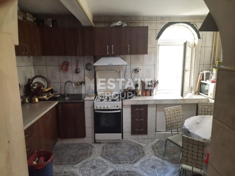 Apartament 3 camere, decomandat, parter