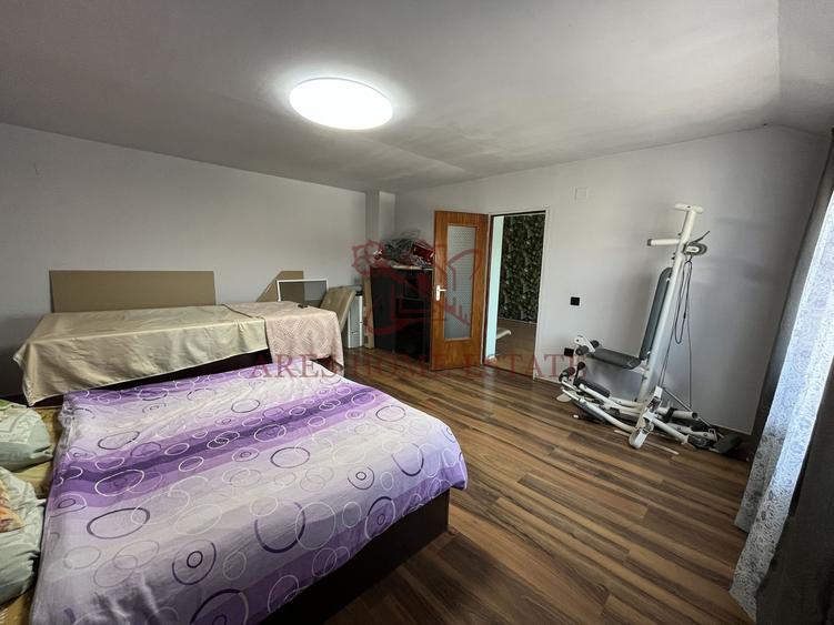 Casă individuală P+1+pod, pe piloni cu panouri solare