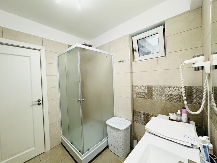 Apartament cu 3 camere complet mobilat si utilat, vedere spre Mare