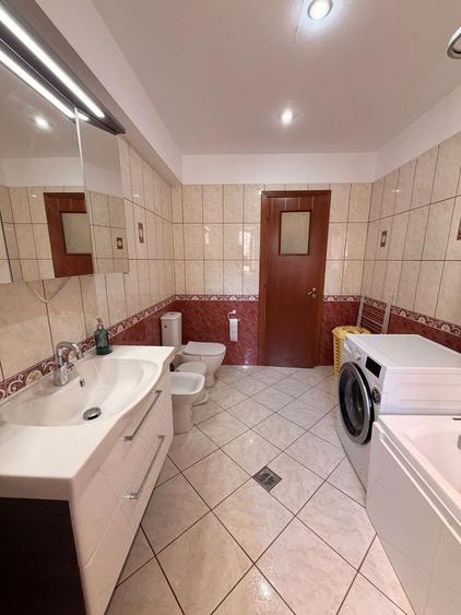 3 camere de inchiriat | Cartier Francez | Parcare subterana inclusa