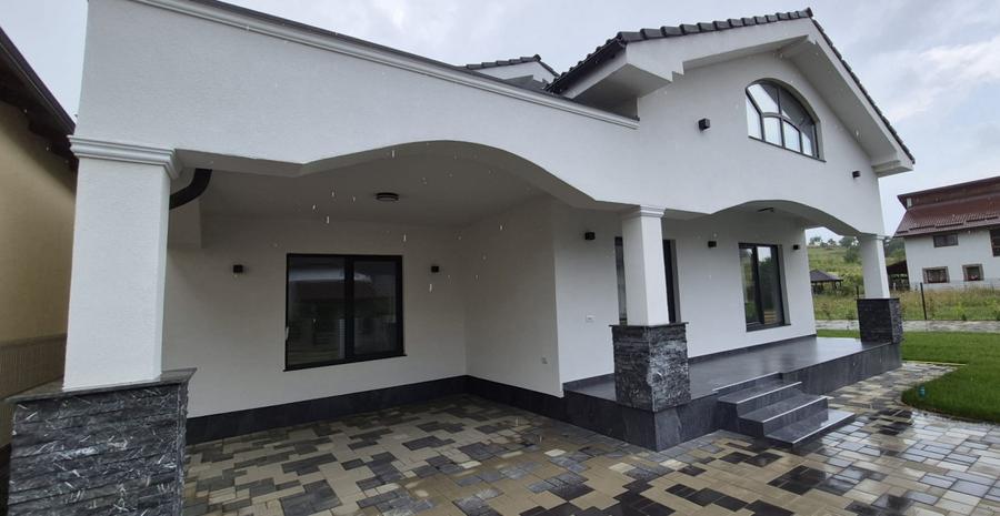 Casa Individuala de vanzare, 4 camere, 120 mp, zona Sigmir