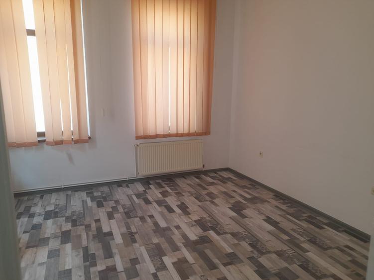 STEFAN CEL MARE ,ADIACENT CASA INCHIRIERE