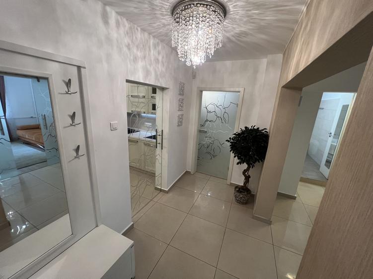 Apartament Lux 4 camere metrou loc parcare