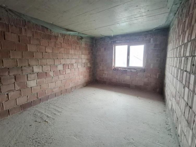 Casa individuala 5 camere 2 bai pivnita 380mp teren in Cisnadie