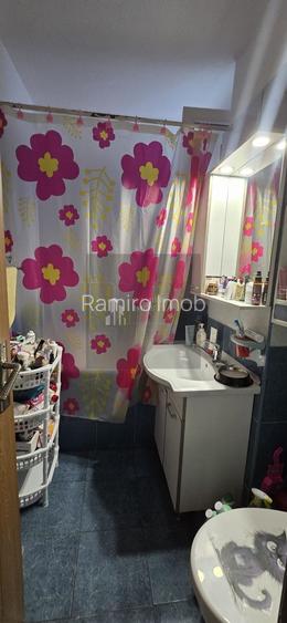Apartament 3 camere/ 400 m Metrou N Grigorescu, decomandat, etaj 2/4 - 11