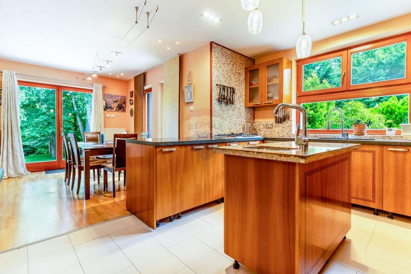 Casă / Vilă cu 6 camere de închiriat, tip estate, 0% comision