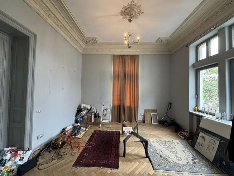 Vila istorica de vanzare in zona *Unirii* | 21 camere | curte, garaj