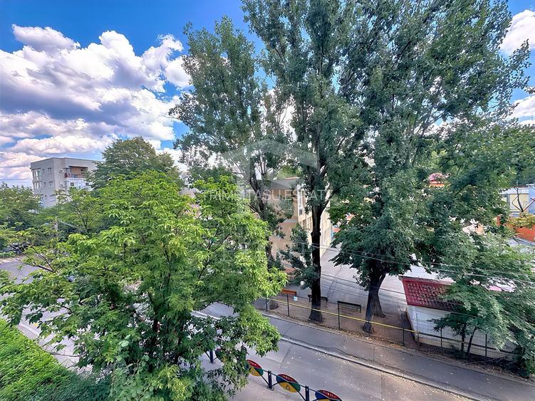 3 camere et 3 bloc 1981 2 băi Centrală proprie Metrou Gorjului 7 min - 21