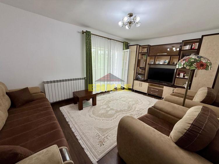Apartament 3 camere de vânzare – Zona Viilor