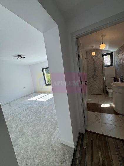 Casa de vanzare cu 2 apartamente in Azuga