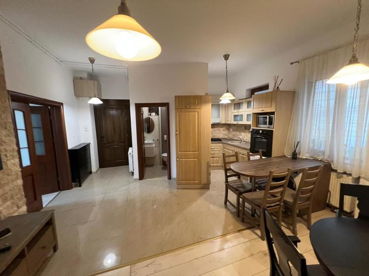 Apartament 3 camere, garaj si boxa - zona Centrala-Prefectura